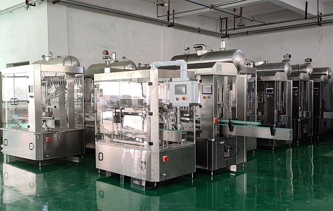 自動(dòng)液體灌裝機(jī)生產(chǎn)廠家車(chē)間展示